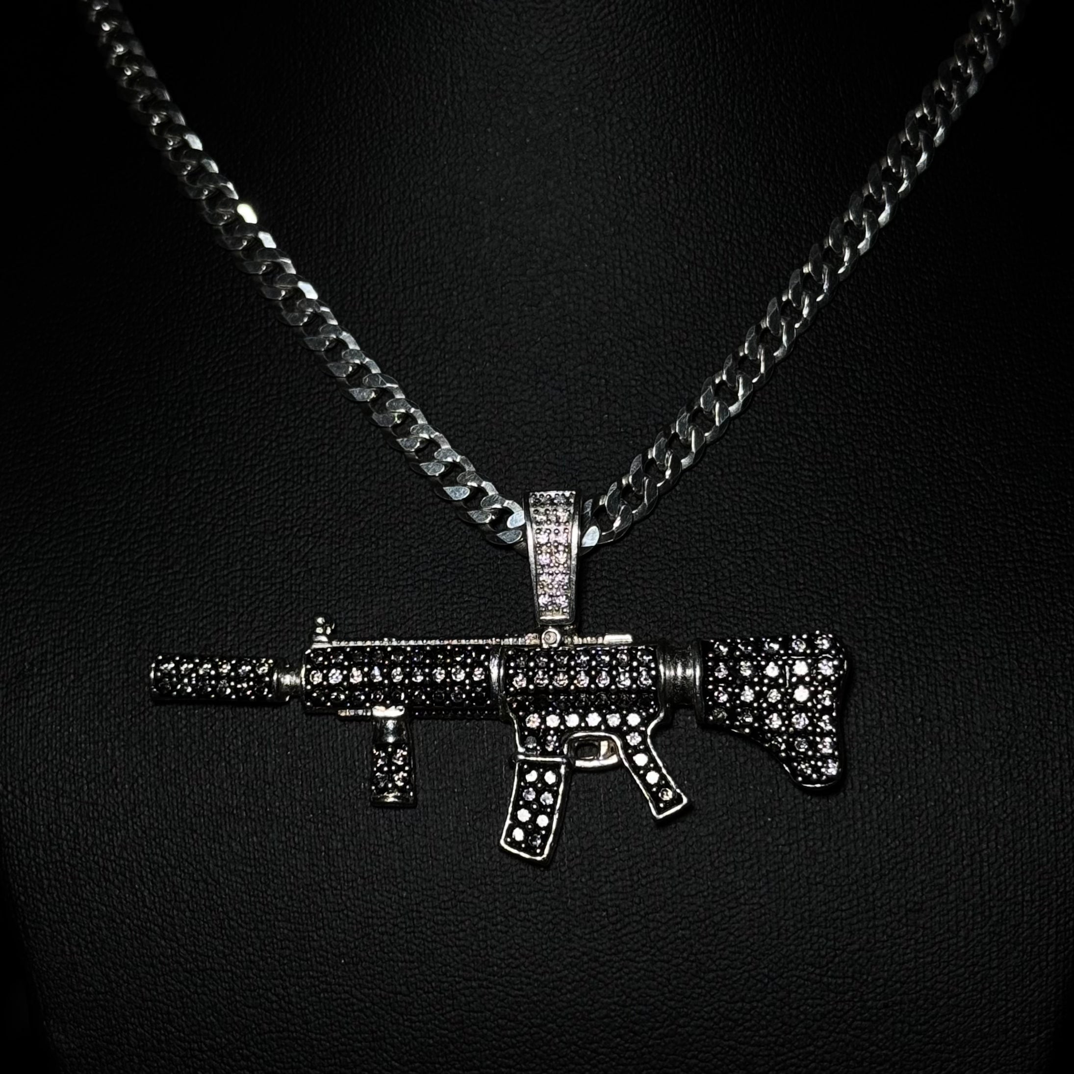 Dije de Rifle de Asalto "Dark Icy" en Plata 925