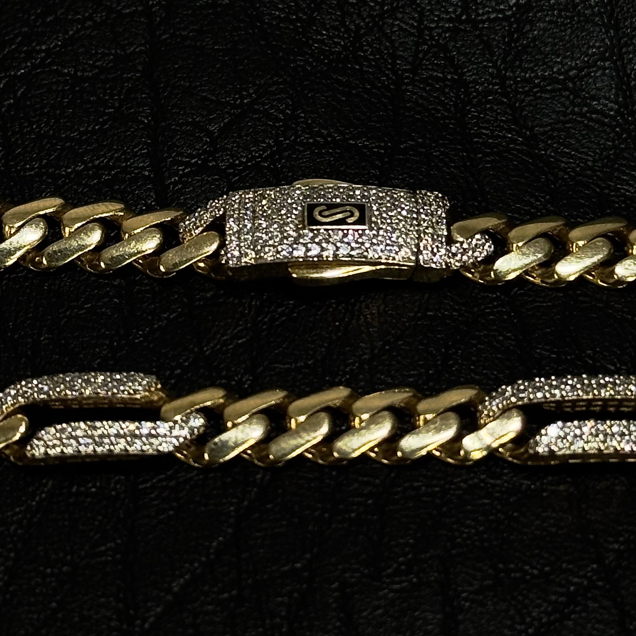 Brazalete Mónaco en Oro 10 Kilates y Pavé
